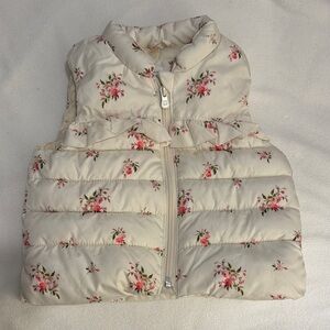 GAP Kids baby gap Floral Puffer Vest - Cream and Pink size 18-24 months